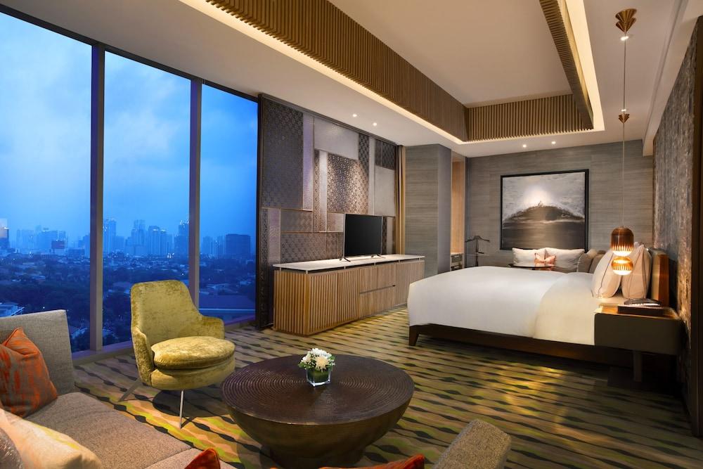 Doubletree By Hilton Jakarta - Diponegoro Exterior photo Deluxe Suite