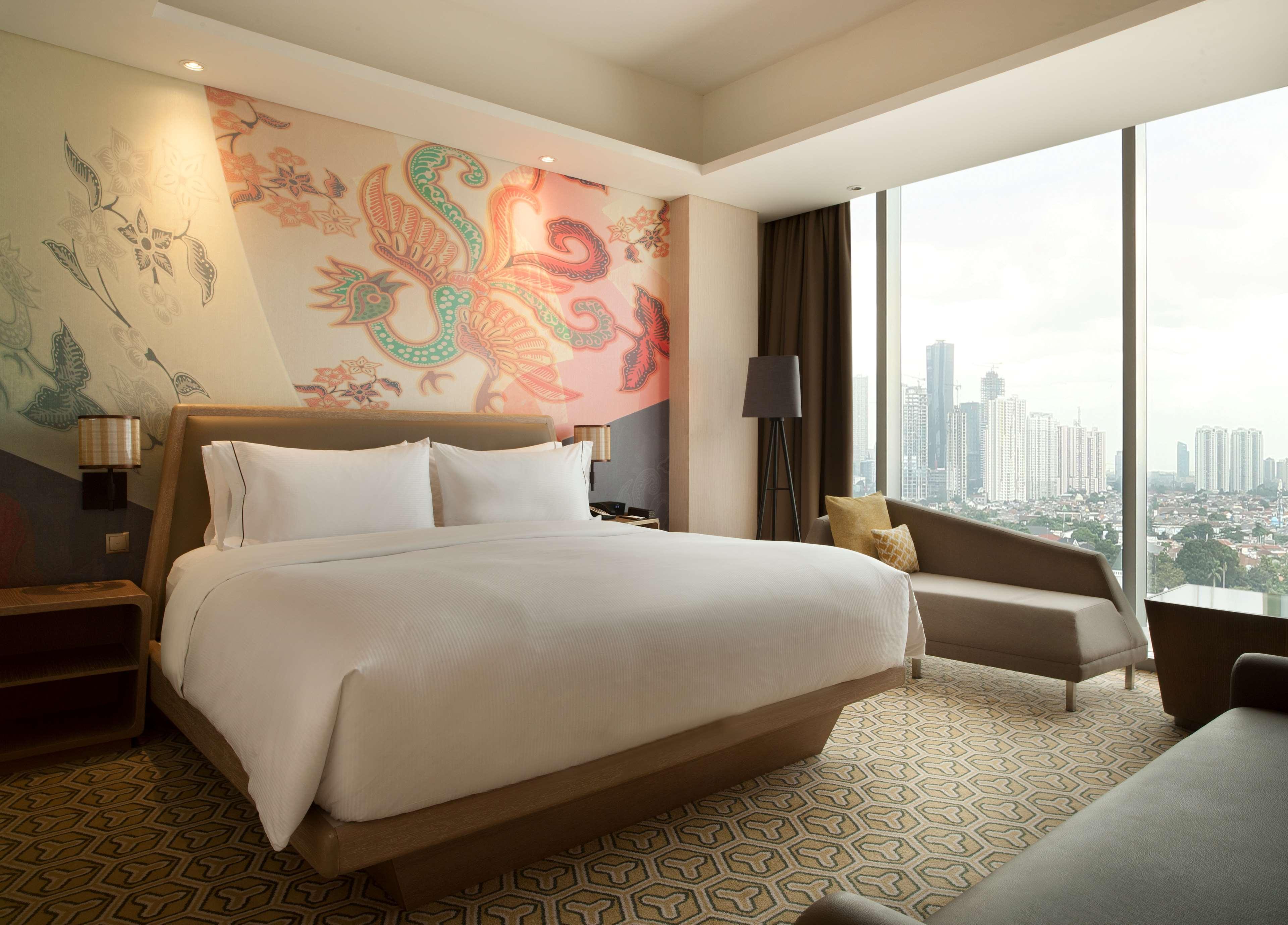 Doubletree By Hilton Jakarta - Diponegoro Exterior photo Deluxe Room