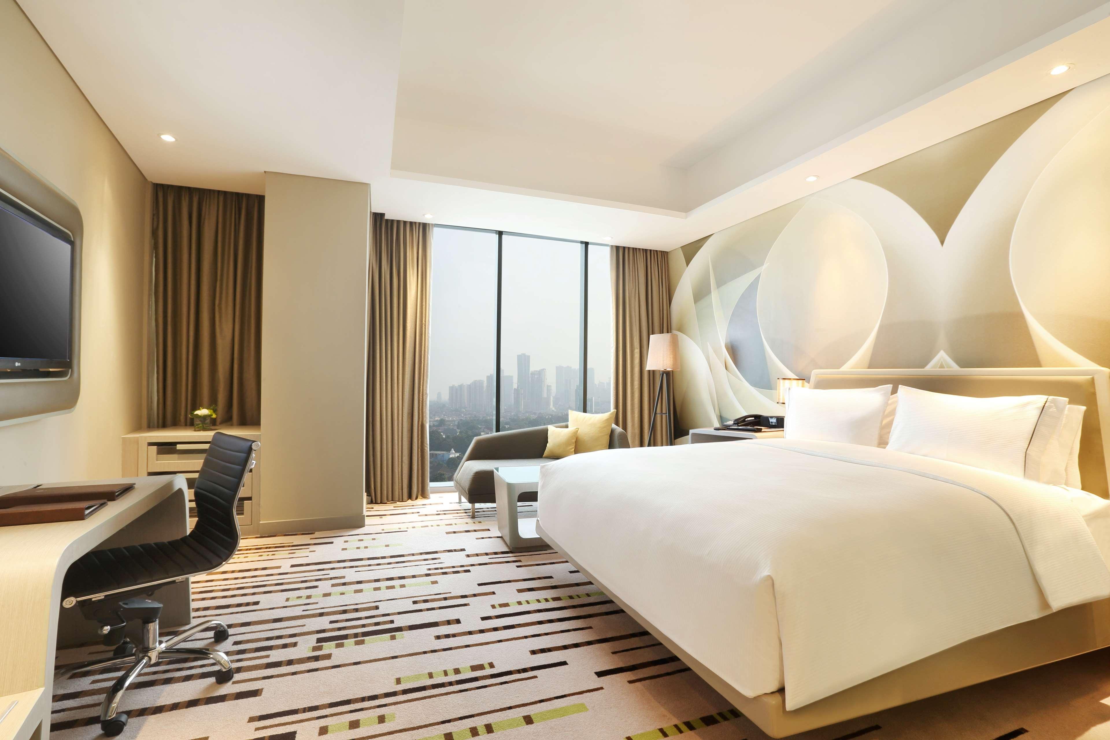 Doubletree By Hilton Jakarta - Diponegoro Exterior photo Deluxe Room