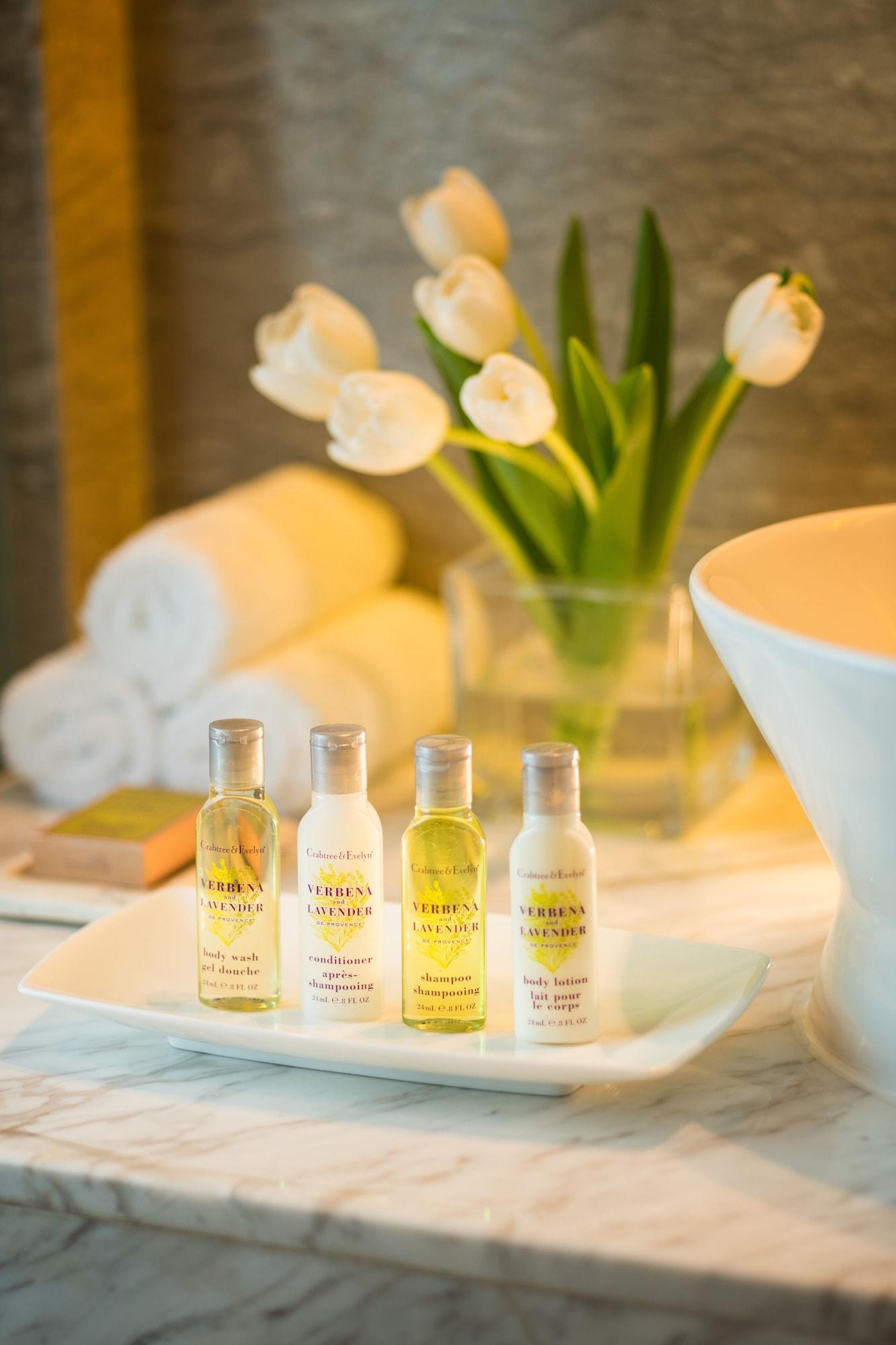 Doubletree By Hilton Jakarta - Diponegoro Exterior photo Aromatherapy products