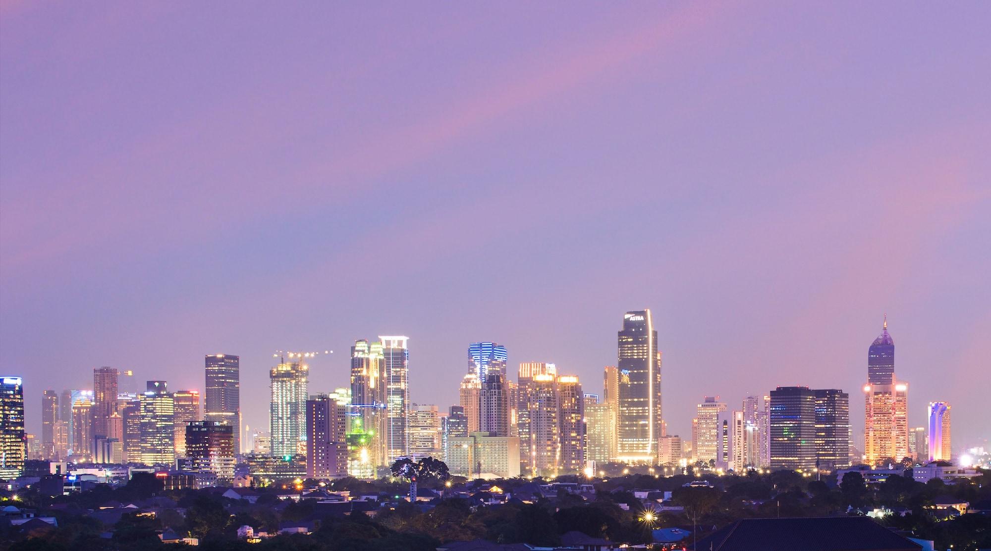 Doubletree By Hilton Jakarta - Diponegoro Exterior photo The skyline of San Diego at night