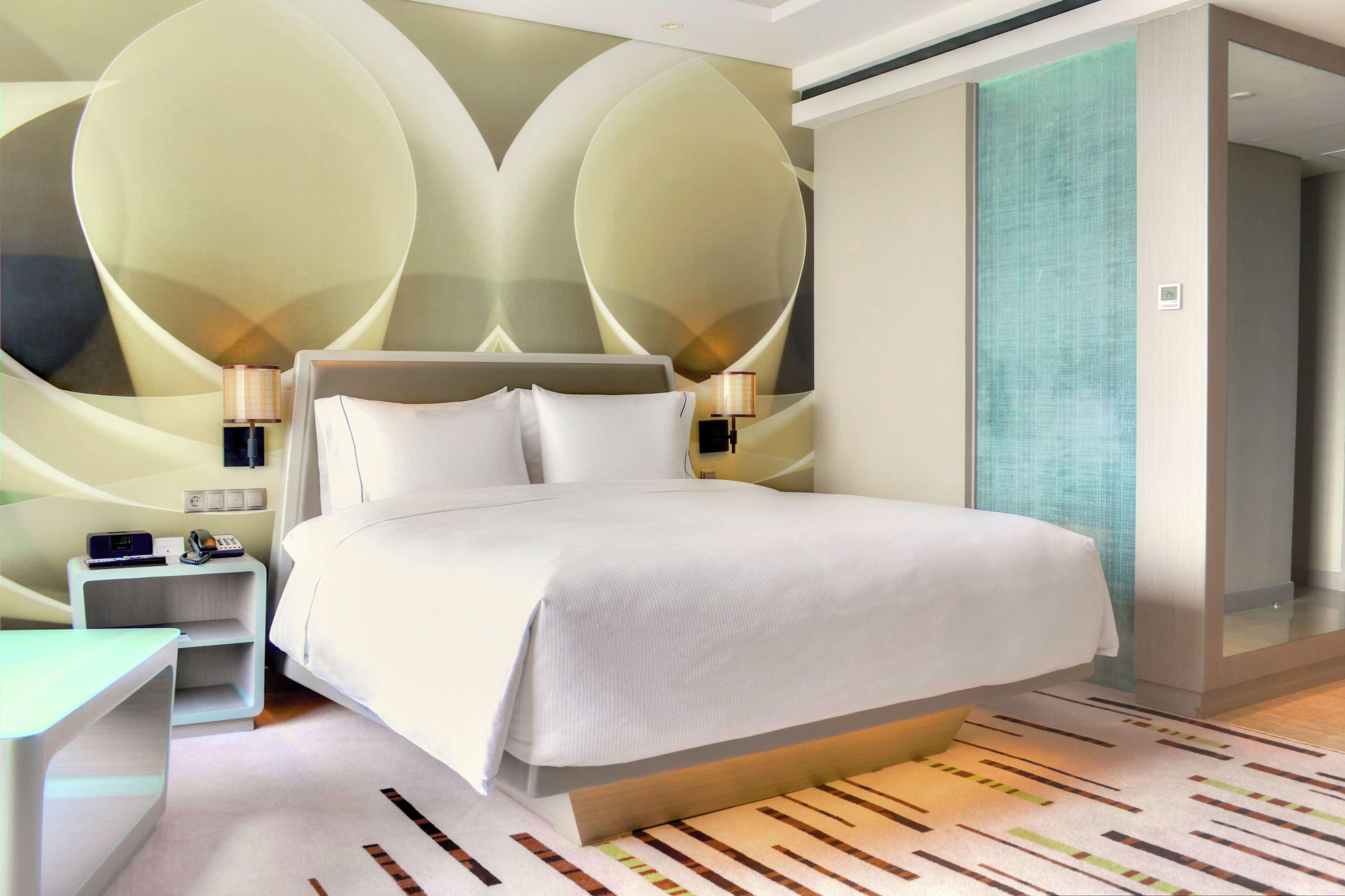 Doubletree By Hilton Jakarta - Diponegoro Exterior photo A room at the W Hotel in London