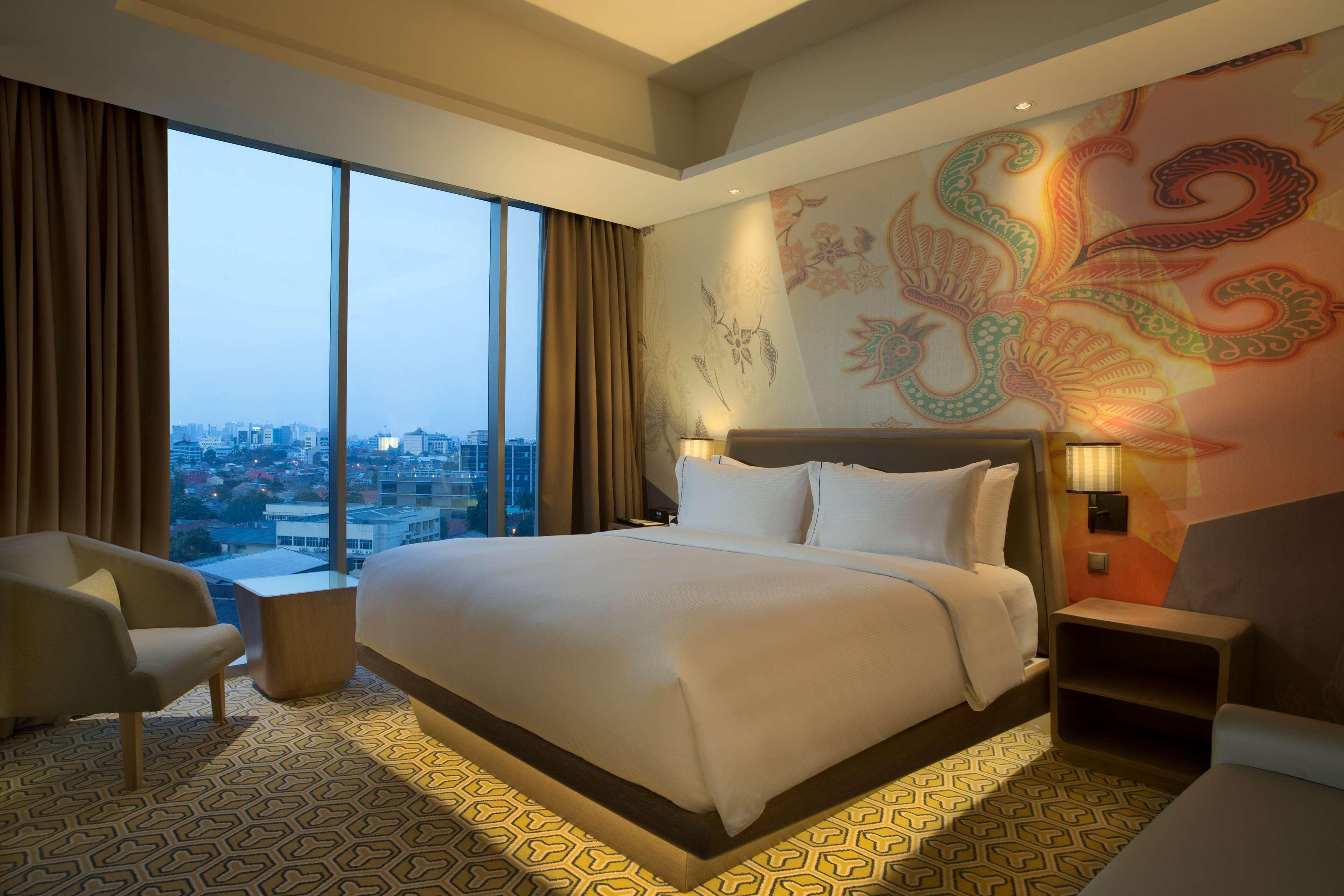 Doubletree By Hilton Jakarta - Diponegoro Exterior photo Deluxe Room