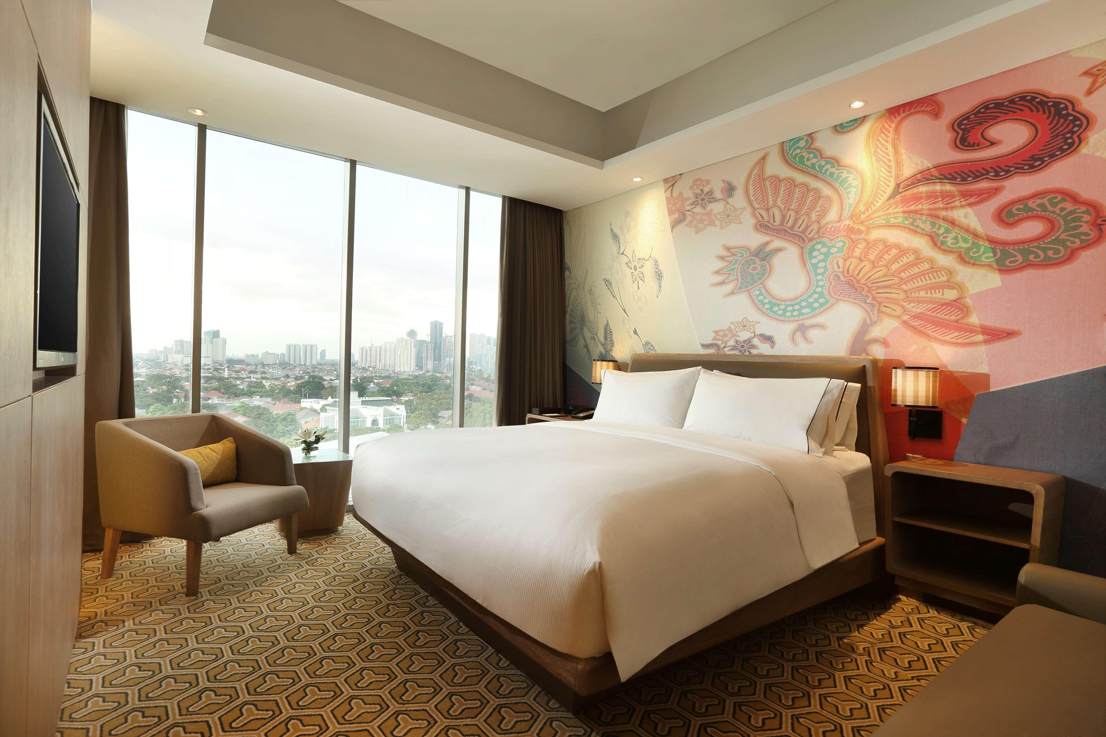 Doubletree By Hilton Jakarta - Diponegoro Exterior photo Deluxe Room