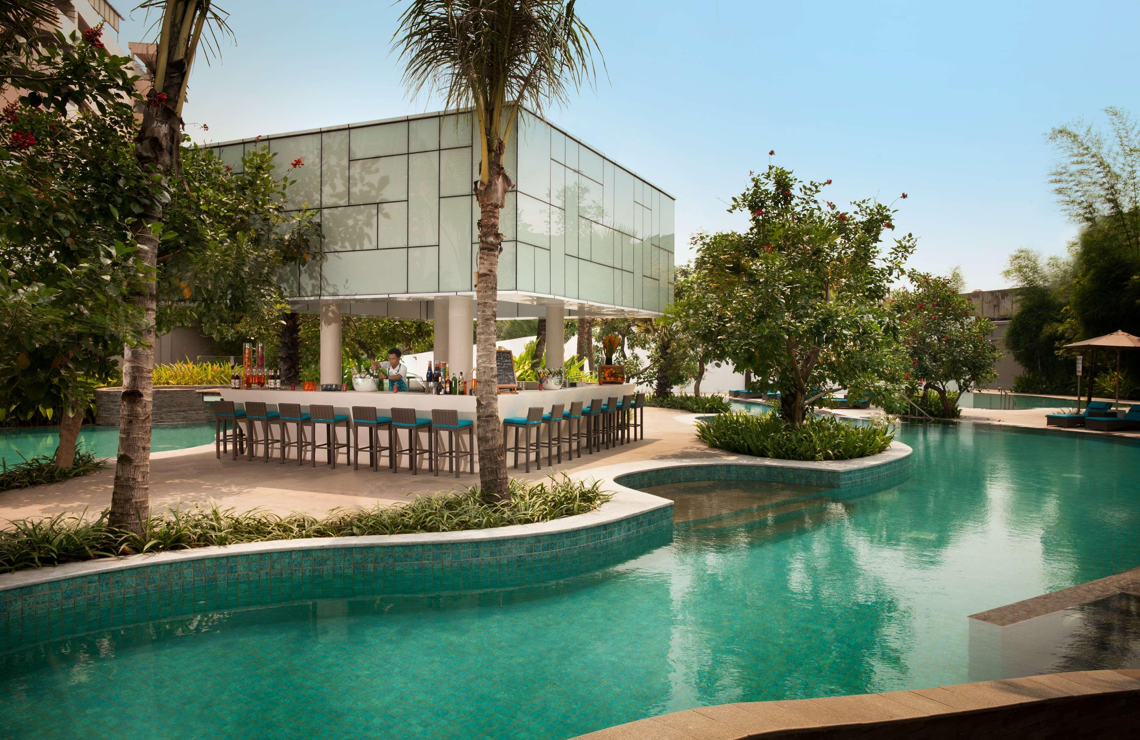 Doubletree By Hilton Jakarta - Diponegoro Exterior photo The pool at the hotel