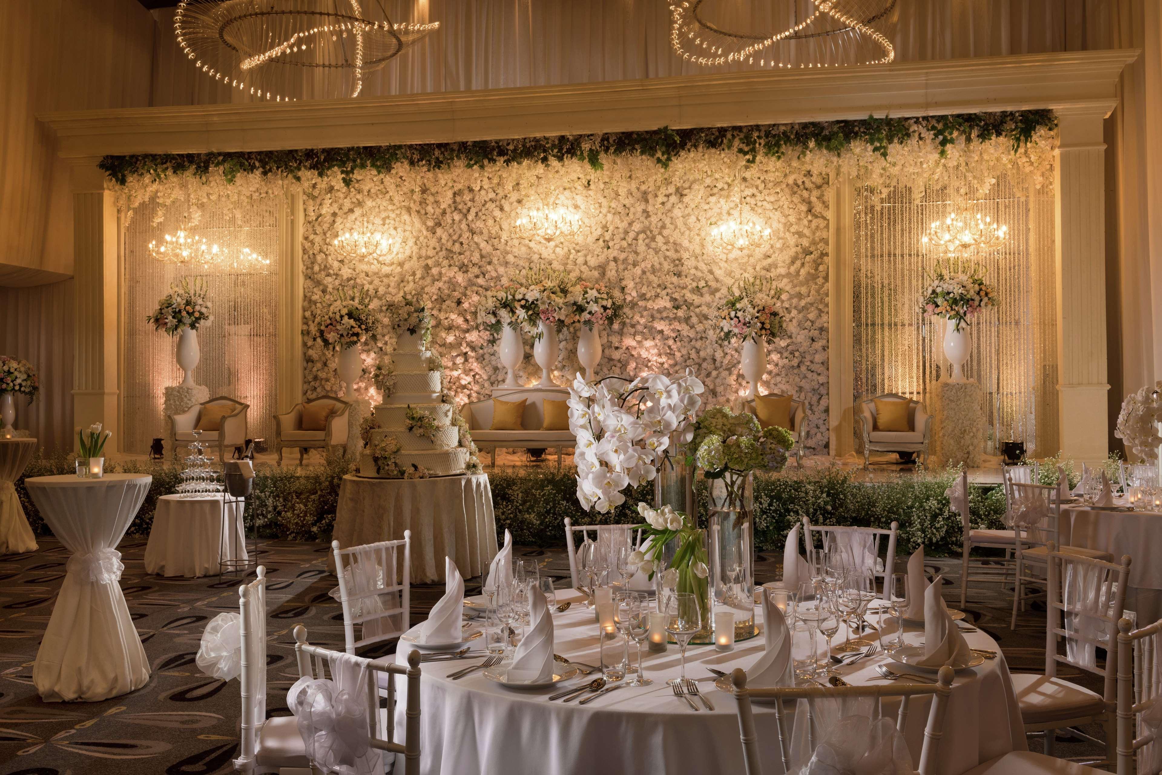 Doubletree By Hilton Jakarta - Diponegoro Exterior photo Wedding reception at The Westin
