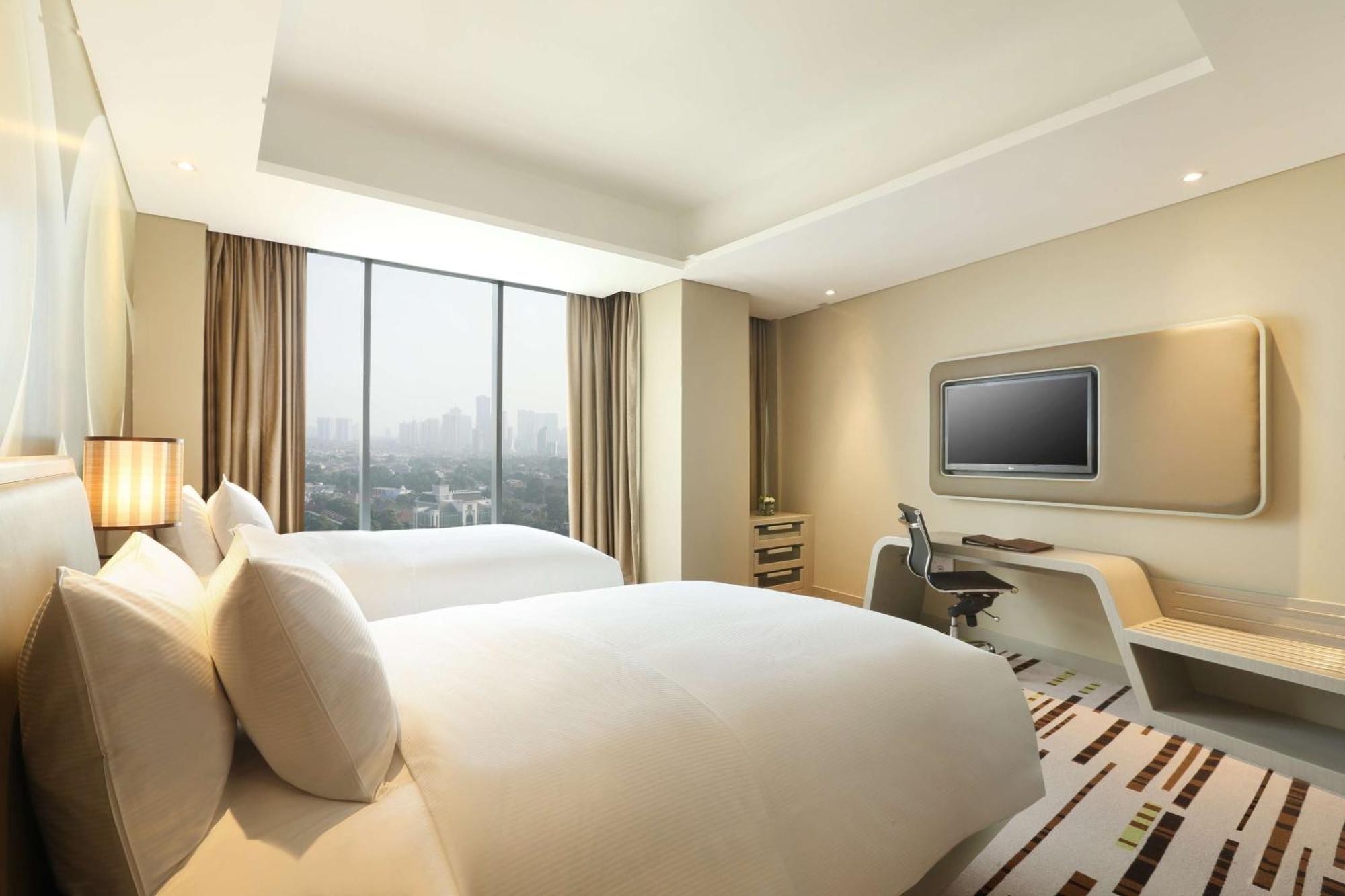 Doubletree By Hilton Jakarta - Diponegoro Exterior photo