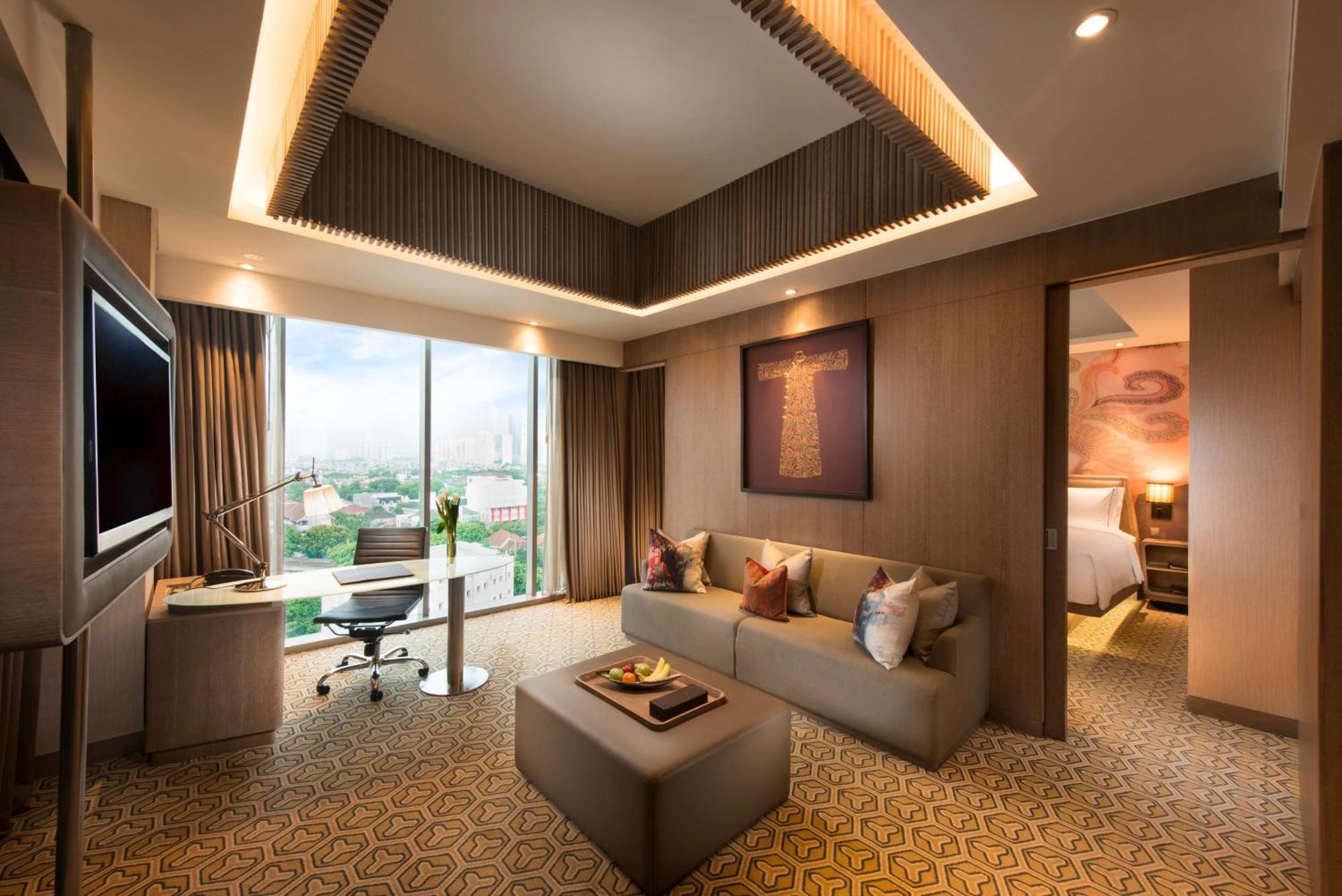 Doubletree By Hilton Jakarta - Diponegoro Exterior photo Suite