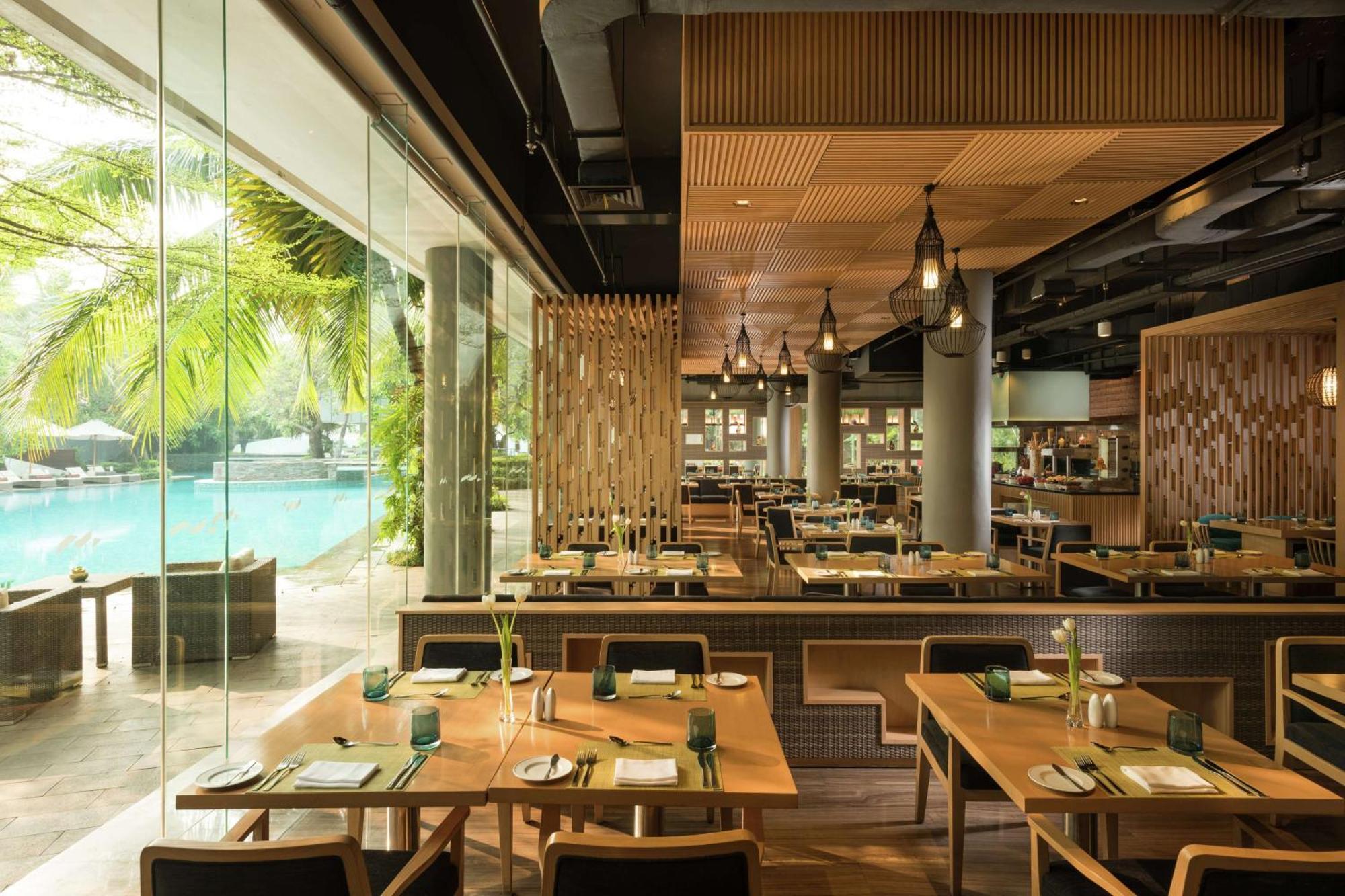 Doubletree By Hilton Jakarta - Diponegoro Exterior photo The Deck