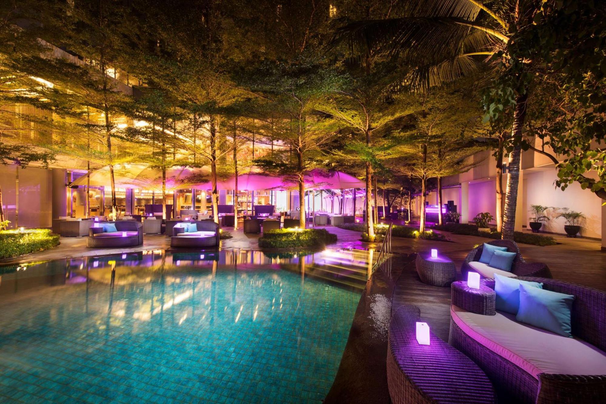 Doubletree By Hilton Jakarta - Diponegoro Exterior photo The Forest