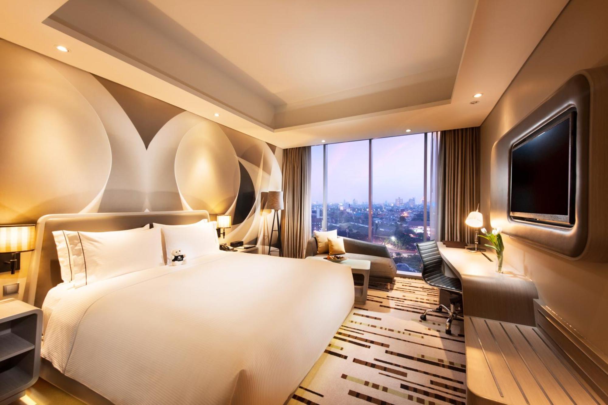 Doubletree By Hilton Jakarta - Diponegoro Exterior photo