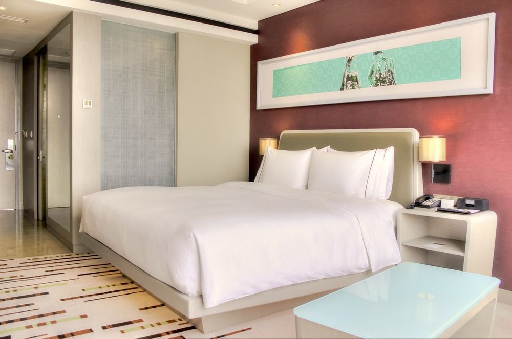 Doubletree By Hilton Jakarta - Diponegoro Exterior photo A room at the hotel